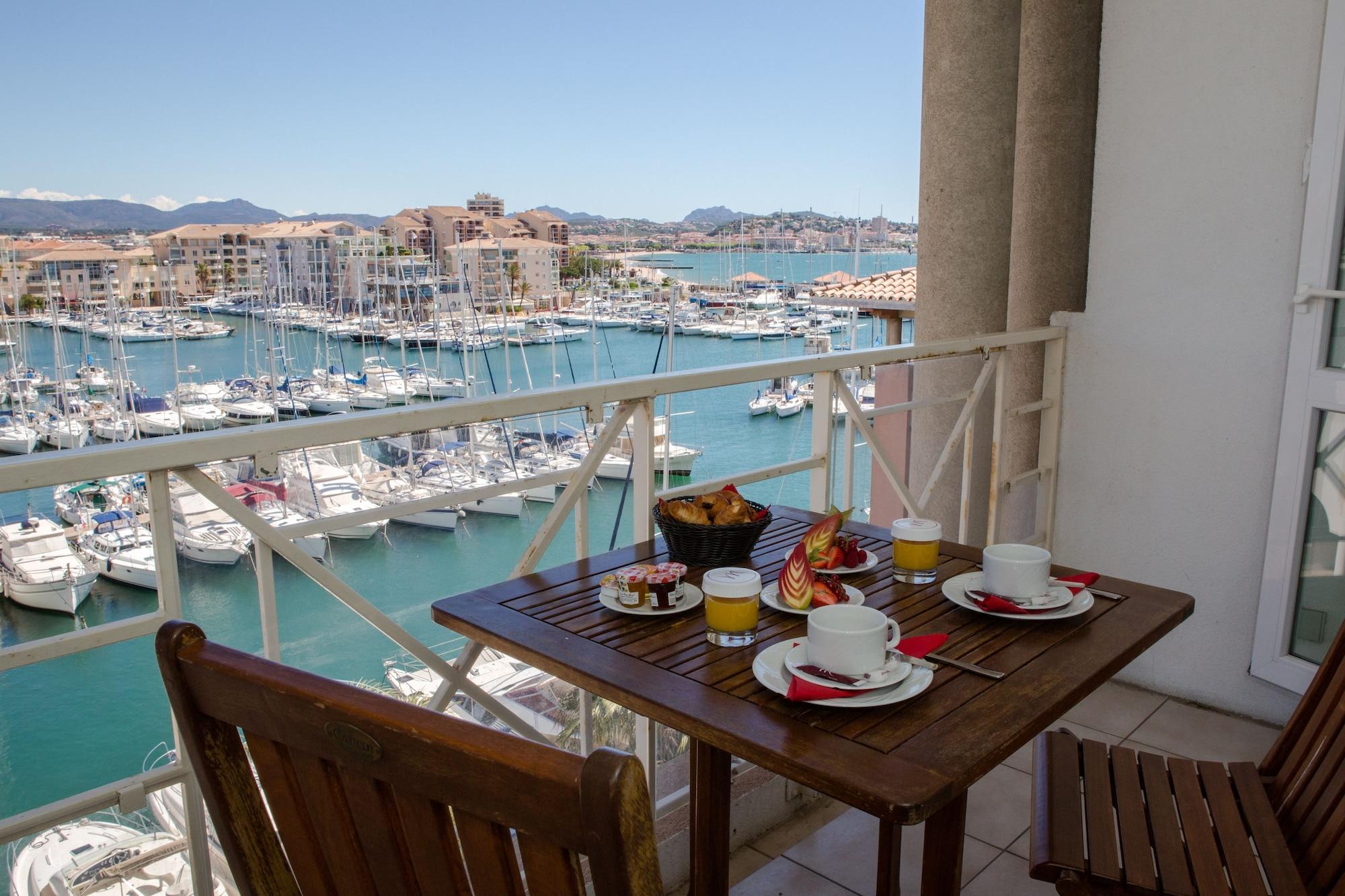 Mercure Thalasso & Spa Port Fréjus Exterior photo