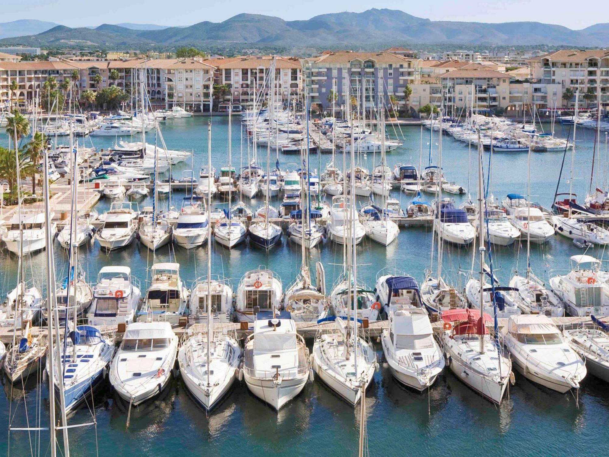 Mercure Thalasso & Spa Port Fréjus Exterior photo