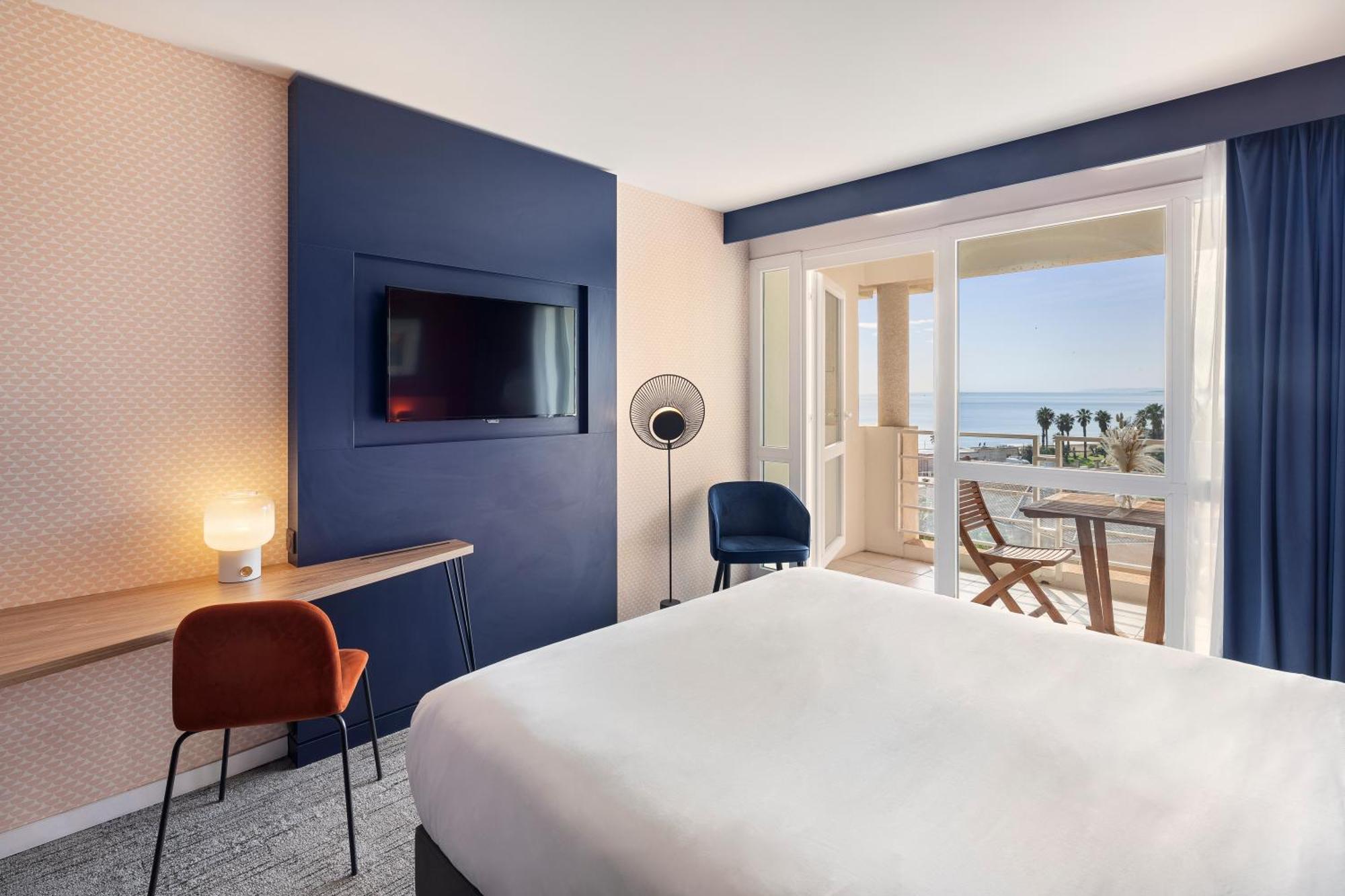 Mercure Thalasso & Spa Port Fréjus Exterior photo