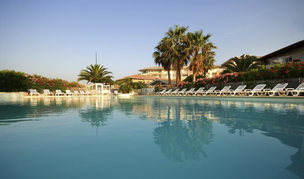 Mercure Thalasso & Spa Port Fréjus Exterior photo
