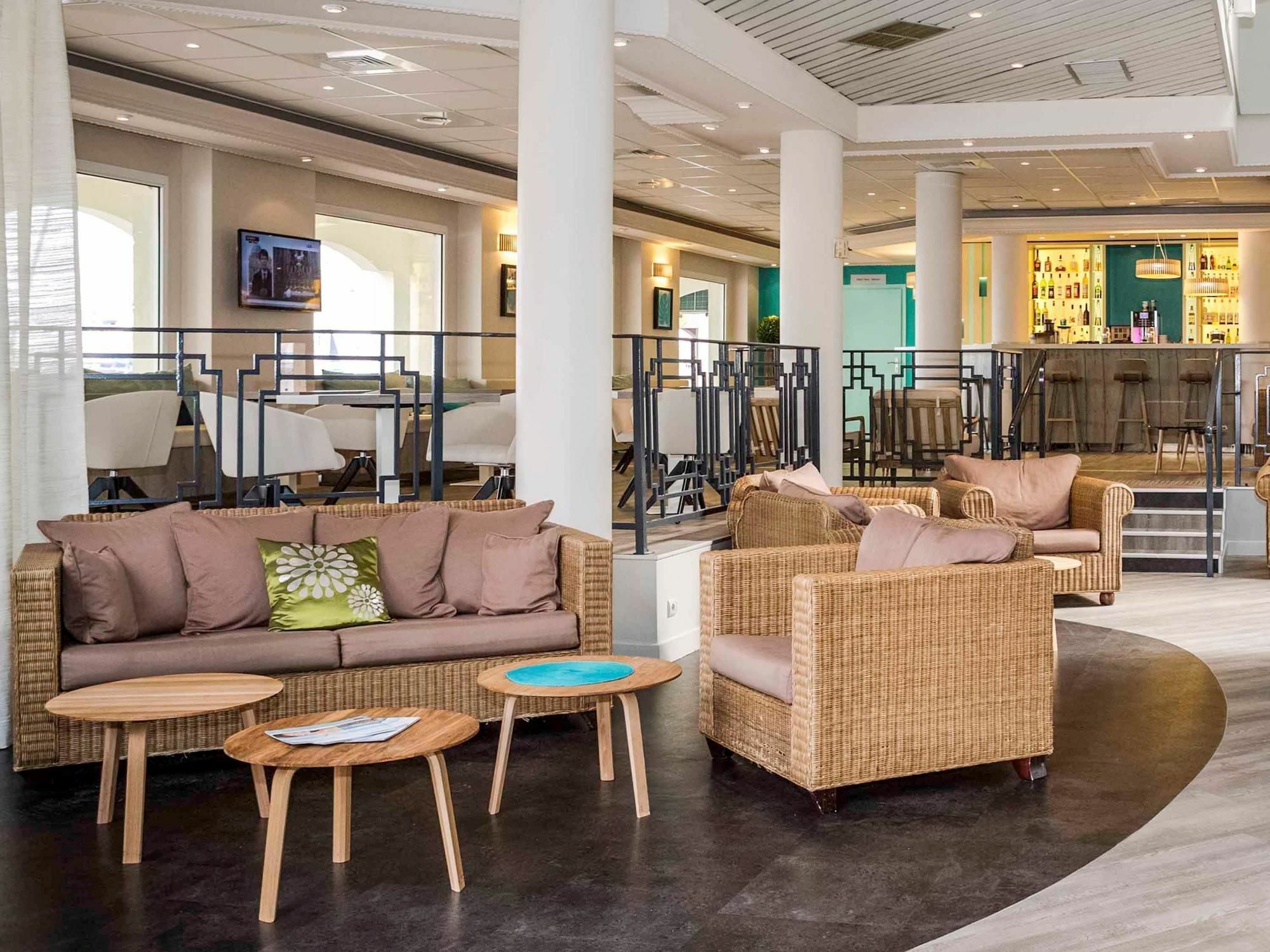 Mercure Thalasso & Spa Port Fréjus Exterior photo