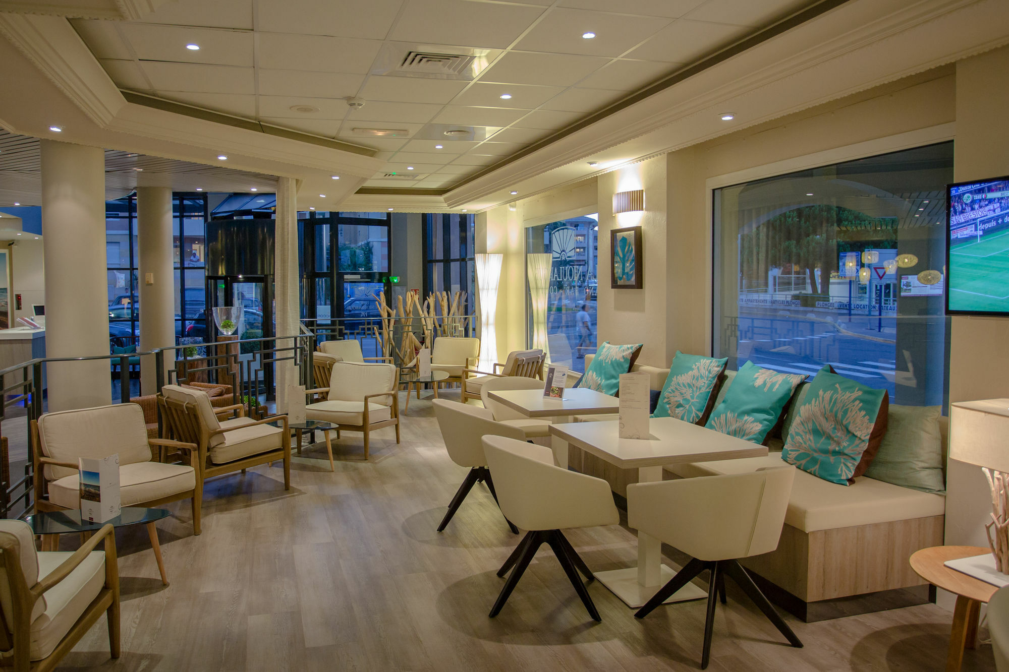 Mercure Thalasso & Spa Port Fréjus Exterior photo